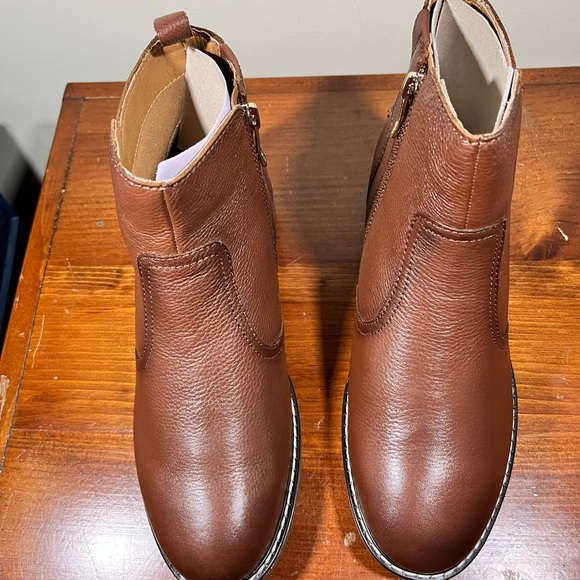 Easy Spirit Juna Round Toe Booties Wom Med Brown Booties Boot Sz 8 Leather  NIB - Picture 4 of 13